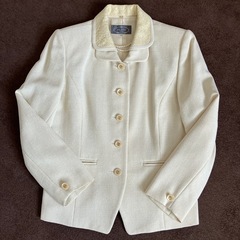 レディーススーツ9号
の画像