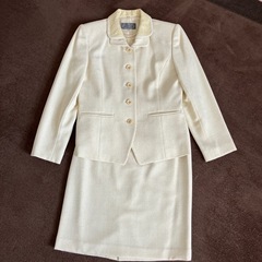 レディーススーツ9号
