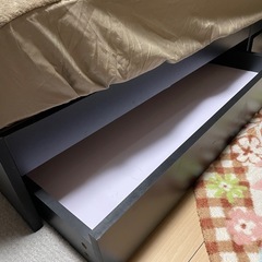 セミダブルベッド　マットレス・カバー付きの画像