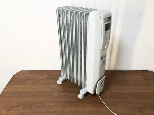デロンギ オイルヒーターKHD410812-LG デジタルラディアント サーマルカットフィン8枚 De'Longhi　暖房器具 清掃/動作確認済み
