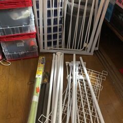  ≪複数メーカー≫突っ張り棒・棚・ゲートなど　まとめて     ...