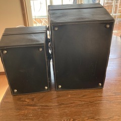 コストコで購入した合皮の物入れ。2個セットの画像