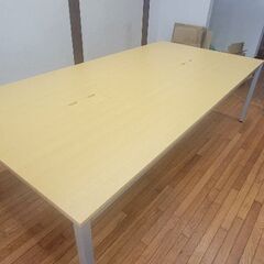 ミーティングテーブル