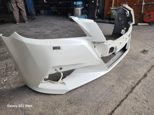 クラウン 200系アスリート フロントバンパー 傷少しです。