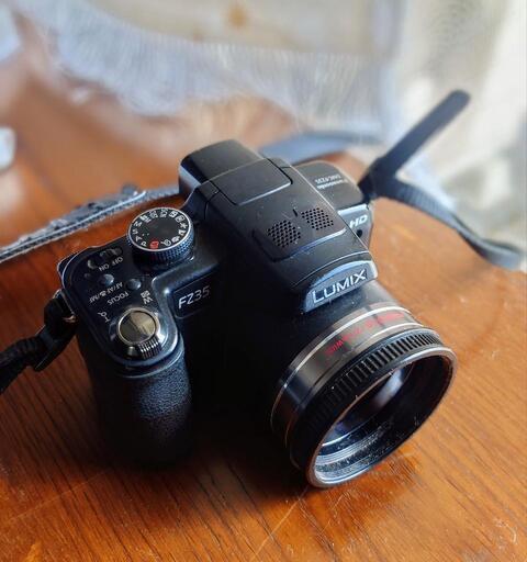 LUMIX DMC-FZ35 レンズはライカ製