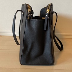 kate spade ブラック ショルダーバッグの画像