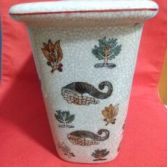 陶器植木鉢？花器の画像
