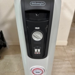 デロンギオイルヒーター　洗濯干しつき　H770812EFSN 油入式　　1200w　　の画像