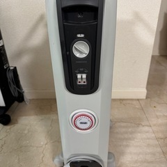 デロンギオイルヒーター　洗濯干しつき　H770812EFSN 油入式　　1200w　　の画像