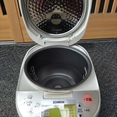 IH炊飯ジャーの画像