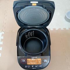 炊飯器　ZOJIRUSHI NL-DT10の画像