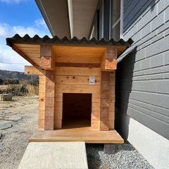 ログハウスビルダーさんに手がけてもらった犬舎です！の画像