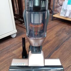1ヵ月無料保証付き☆HITACHI　コードレス掃除機　2021年製　 スティッククリーナー　PV-B-300H　シャンパンゴールド　日立　　■近隣配送無料 買取GO‼　栄和店の画像