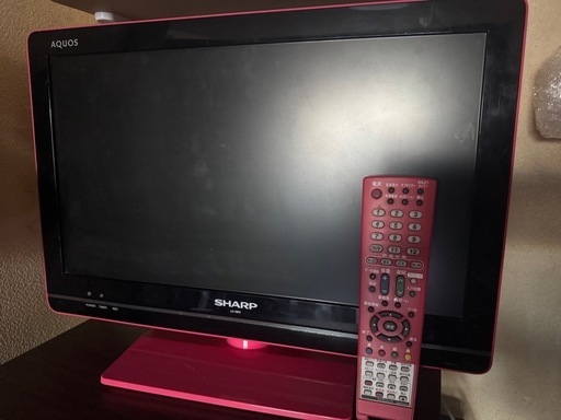 SHARP AQUOS 19インチ 液晶テレビ ショッキングピンク (シノ) 松本のテレビ《液晶テレビ 》の中古あげます・譲ります｜ジモティーで不用品の処分