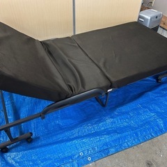 【バナナ苫小牧】  折りたたみリクライニング14段ベット 低反発 キャスター付き 軽清掃済みの画像