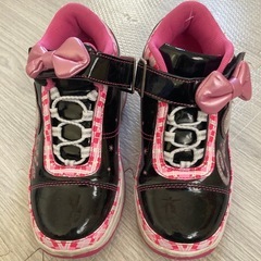 ローラースニーカー