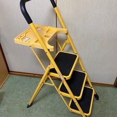 【受渡し予定者決定】トレー付き脚立　3段