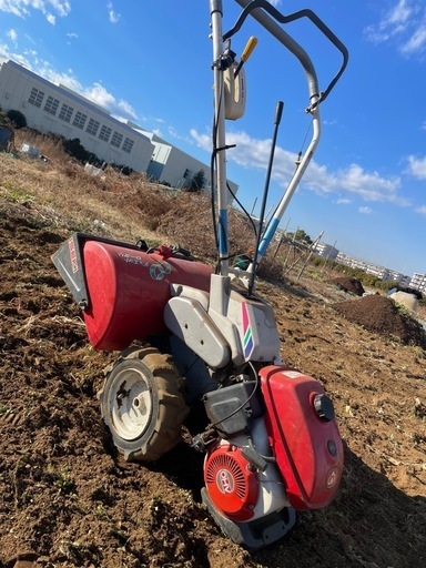 ガソリンの中古ミニトラクターです。