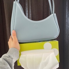 薄い水色ハンドバッグの画像