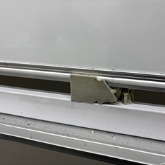 ホワイトボード（特大）／オフィス用／キズありなので無料で差し上げます（使用に影響ありません）の画像