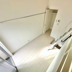 初期費用6万円パック！！最上階角部屋！保証会社費用初回無料（家主様負担）築浅物件！高速インターネット無料！大型ロフト付物件になります！追い炊き！シャンプードレッサー！敷金・礼金・仲介手数料ありません！ジモティからのお問い合わせでフリーレント２ヶ月。家賃４９,０００円。管理費４，０００円！独立洗面台！バストイレ別・システムキッチンガス2口【アルテミス湊】 − 大阪府