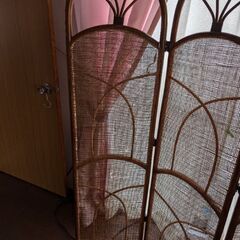 4連パーテーションの画像