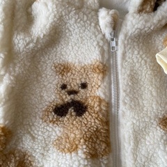 【新品】もこもこクマ柄防寒着　80センチの画像