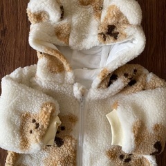 【新品】もこもこクマ柄防寒着　80センチの画像