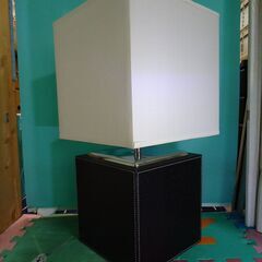 ENDO 遠藤照明 スタンドライト ERF2021BB1A 合成皮革 クロコダイル柄 黒 2020年製の画像