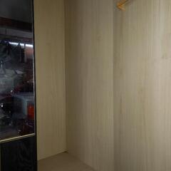 黒のタンス　衣装の画像