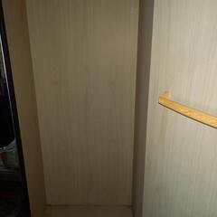 黒のタンス　衣装の画像