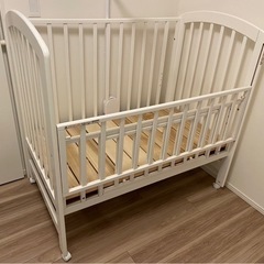 ベビーベッドの画像