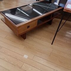 ★ジモティ割あり★  ガラスローテーブル ブラウン H44×D61×W123 クリーニング済み TK4271の画像
