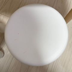 IKEA キッズローデスク&チェア2脚+αの画像