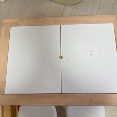 IKEA キッズローデスク&チェア2脚+αの画像