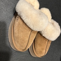 UGGスリッポンの画像