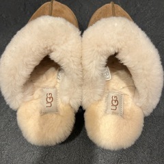 UGGスリッポンの画像
