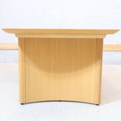 karimoku(カリモク家具)のオーク材 ローテーブル/TT3860です。ナチュラルな質感と脚部の曲線デザインが魅力の木製リビングテーブルです♪北欧スタイルや和モダンにおススメ！ の画像