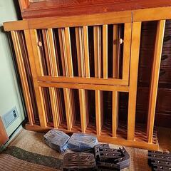 お譲り先決まりました。　木のベビーサークルの画像