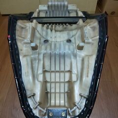フュージョン カスタム シート 黒×赤 タックロール 三段シート！？ ワンオフ品 FUSION MF02 東京調布、三鷹発の画像
