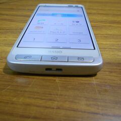 スマホ BASIO KYV32 ゴールド au ワンセグ視聴の画像