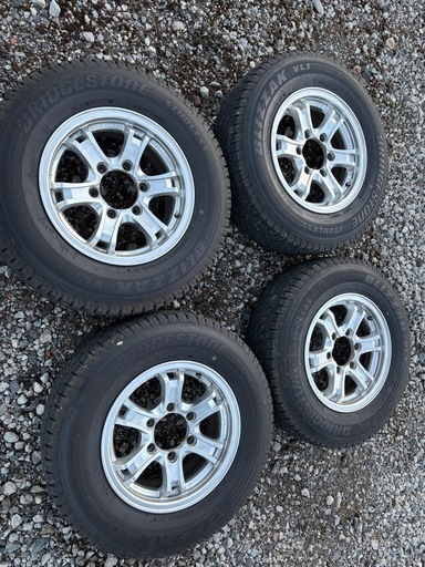 ハイエース　スタッドレス2019年製 アルミ keeler force