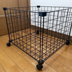 黒いラック　キャスター付き