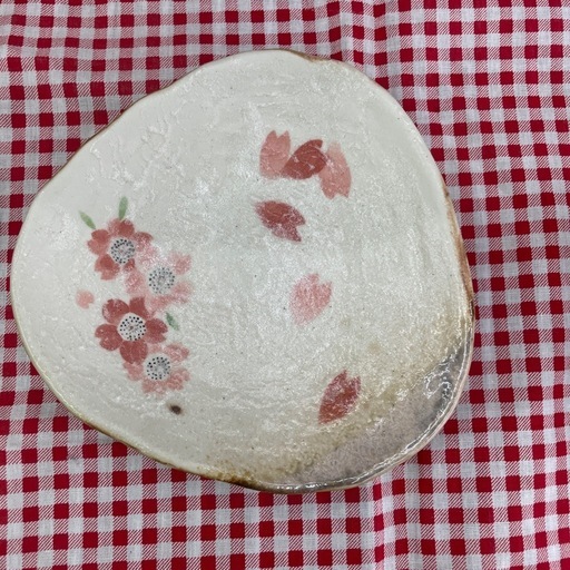 ドリーム川西店御来店限定】 美濃焼/庫山窯/爛漫/角盛皿/未使用品【2003249255628048】 (ドリーム川西店) 山下の食器《和皿》の中古 あげます・譲ります｜ジモティーで不用品の処分