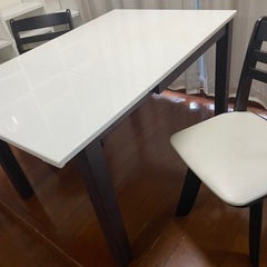 【美品】伸長ダイニングテーブルセットの画像