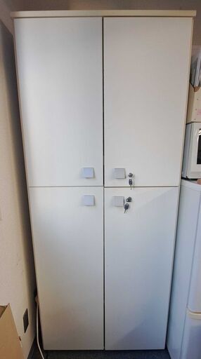 キャビネット 書類棚　オフィス用品　家具　鍵付き