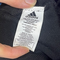 新品未使用／adidas  手袋・ニット帽の画像