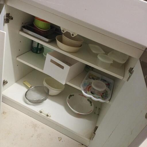 引っ越しのため食器棚売ります。 ひど