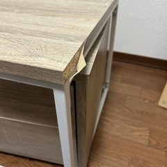 ドレッサー付きテーブルの画像