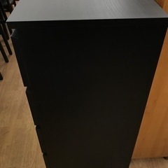☆ジモティ割あり☆チェストブラック 木製モダンなデザイン H123×W80×D48 クリーニング済み KJ8294 (リユースのサカイ)  春日部の収納家具《タンス、衣類収納》の中古あげます・譲ります｜ジモティーで不用品の処分